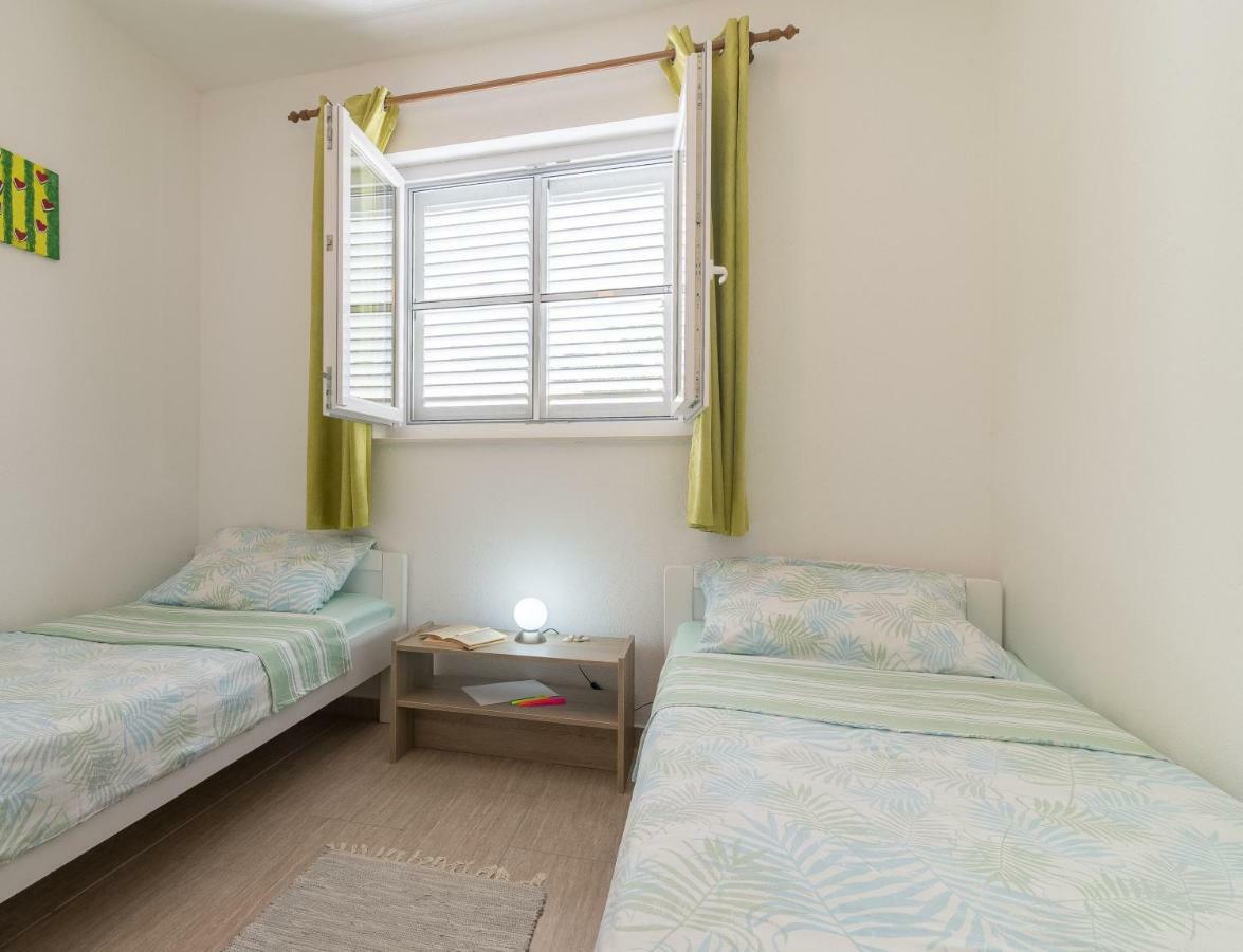 Apartmani Jelic ヴィンイェラック エクステリア 写真